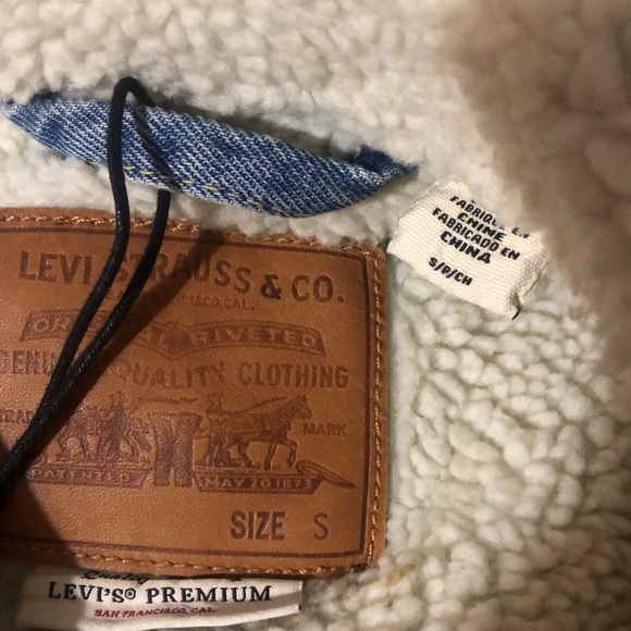 Levis Sherpa Trucker Jacket - Picture 4 of 5